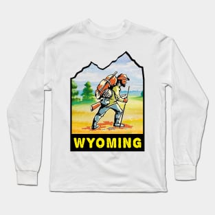 Hiking Wyoming Vintage Style Hiker Mountain Man Long Sleeve T-Shirt